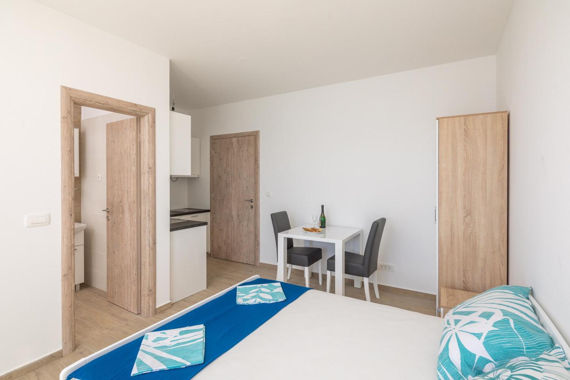 Blue Wonder Apartments Dugi Rat Oda fotoğraf