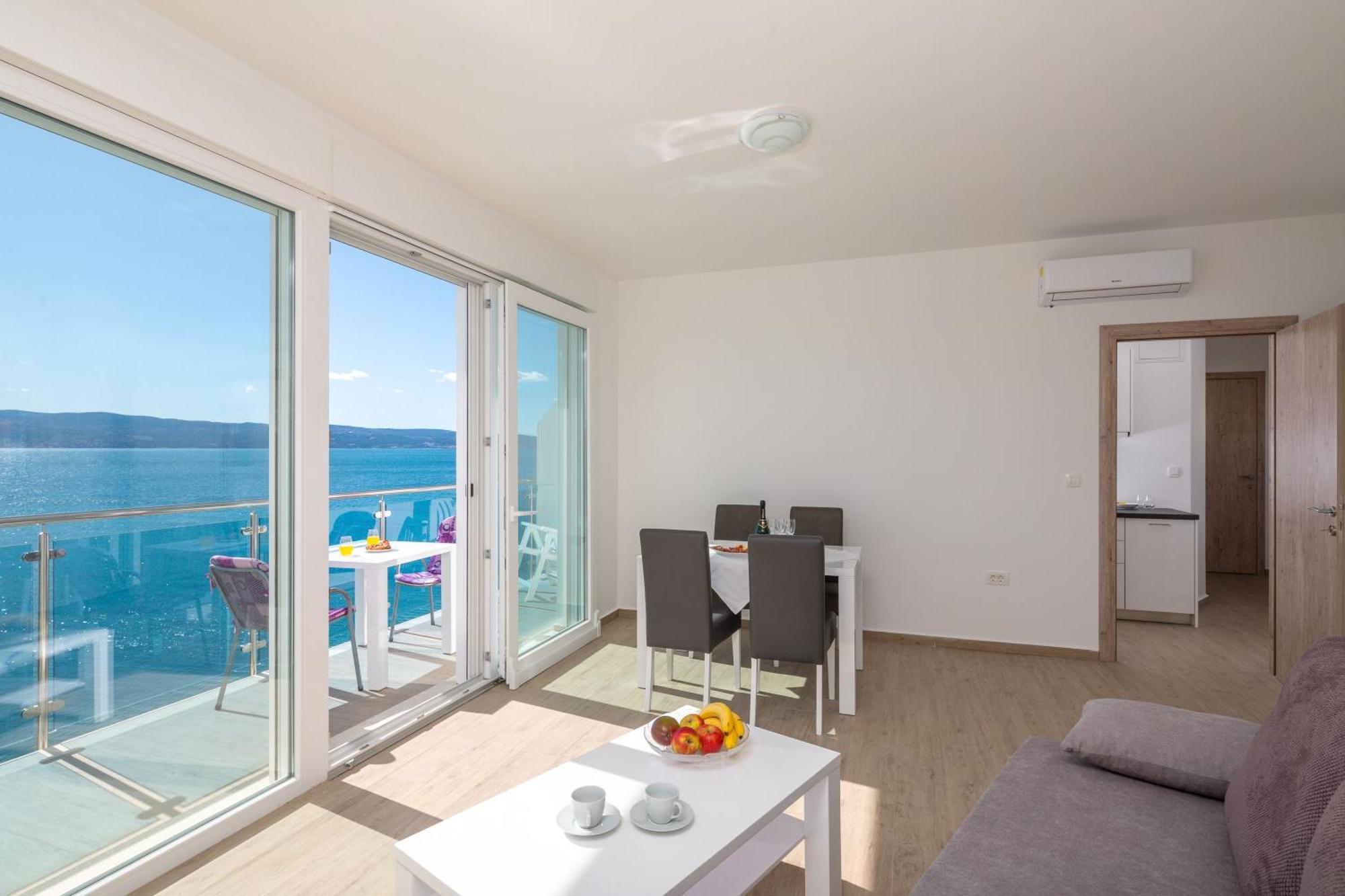 Blue Wonder Apartments Dugi Rat Dış mekan fotoğraf
